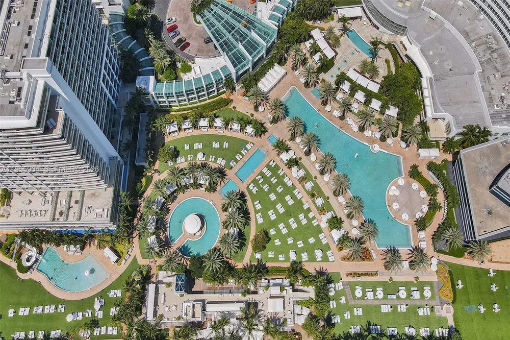 4391 Collins Ave, Miami Beach, FL 33140