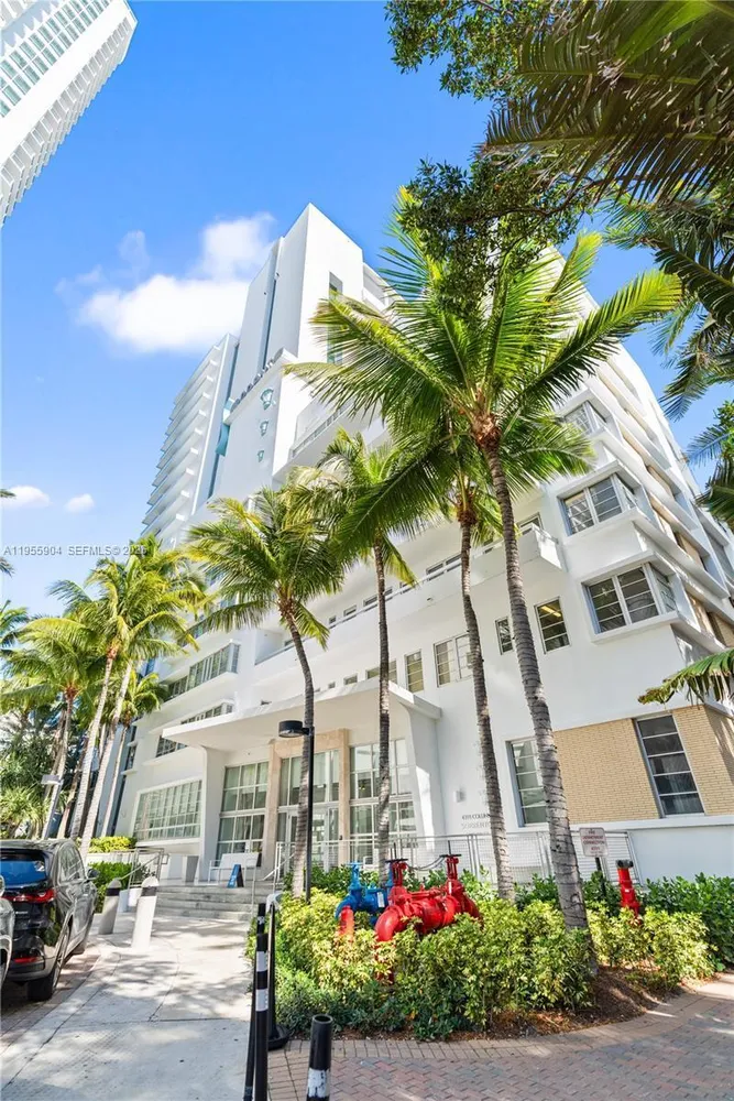 4391 Collins Ave, Miami Beach, FL 33140