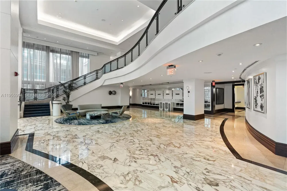 4391 Collins Ave, Miami Beach, FL 33140