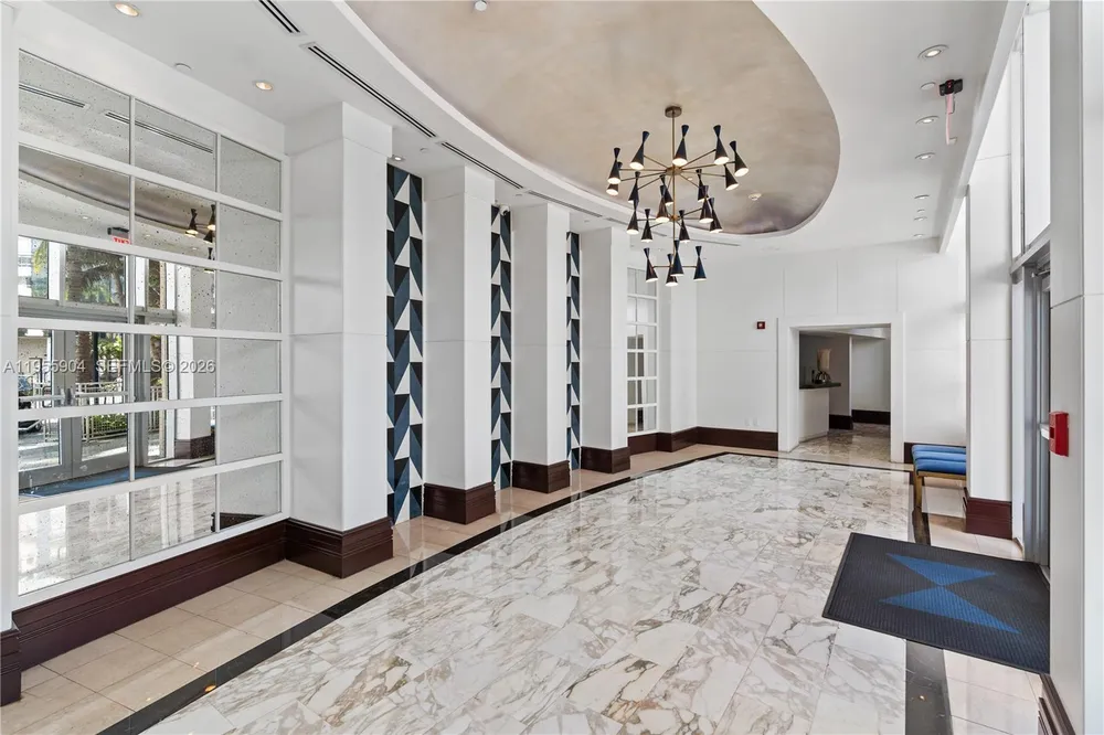 4391 Collins Ave, Miami Beach, FL 33140