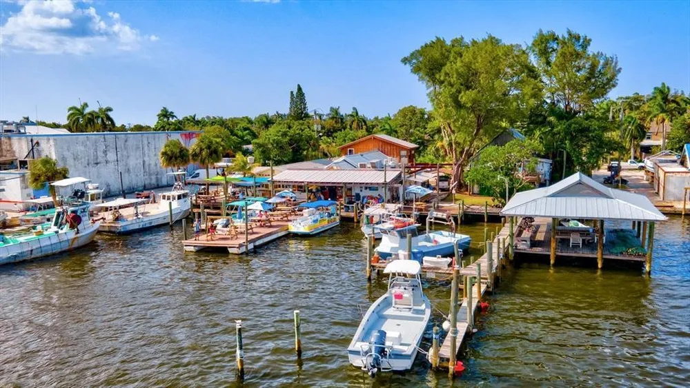 4706 Dundee Dr, Bradenton, FL 34210