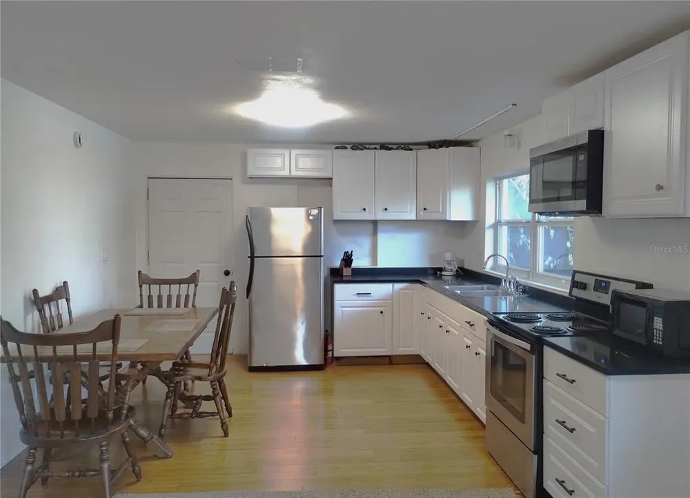 417 E Main St, Dundee, FL 33838