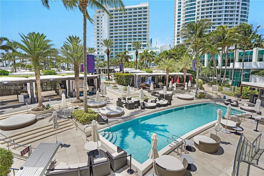 4391 Collins Ave, Miami Beach, FL 33140