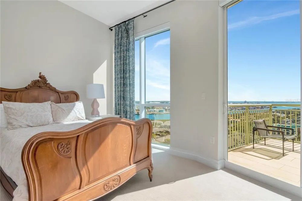 450 Knights Run Ave, Tampa, FL 33602