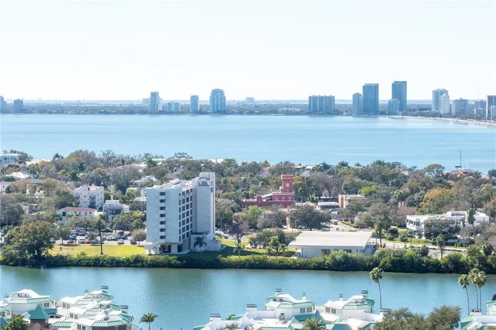450 Knights Run Ave, Tampa, FL 33602