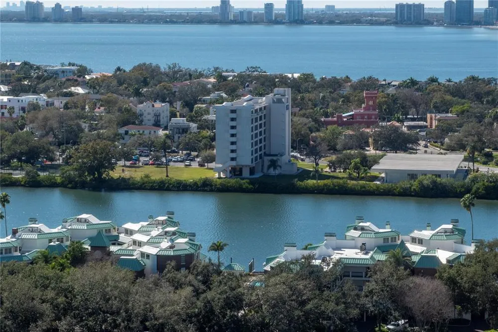 450 Knights Run Ave, Tampa, FL 33602