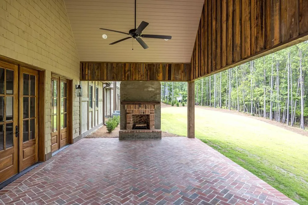 8511 Lake Bright Dr, Columbus, GA 31904