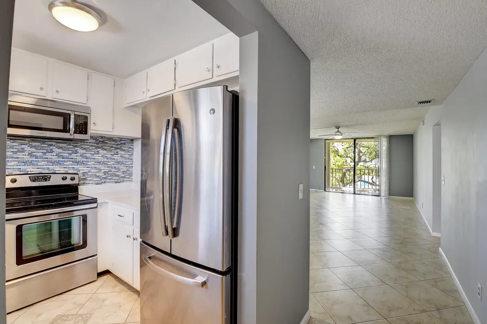 890 N Dixie Hwy, Lantana, FL 33462