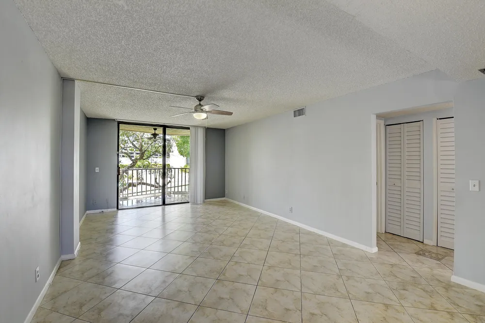 890 N Dixie Hwy, Lantana, FL 33462