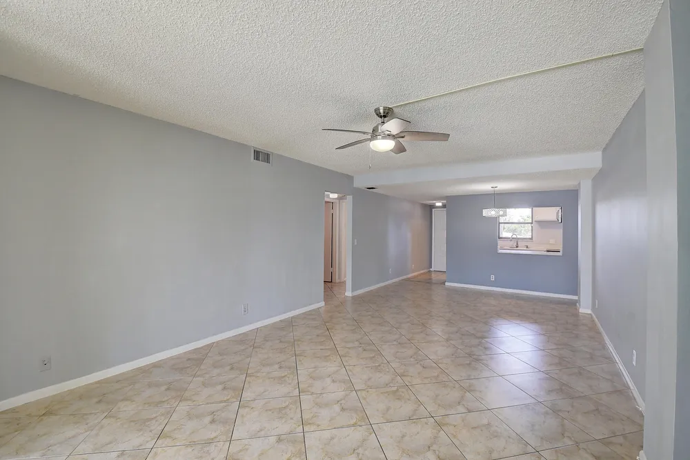 890 N Dixie Hwy, Lantana, FL 33462