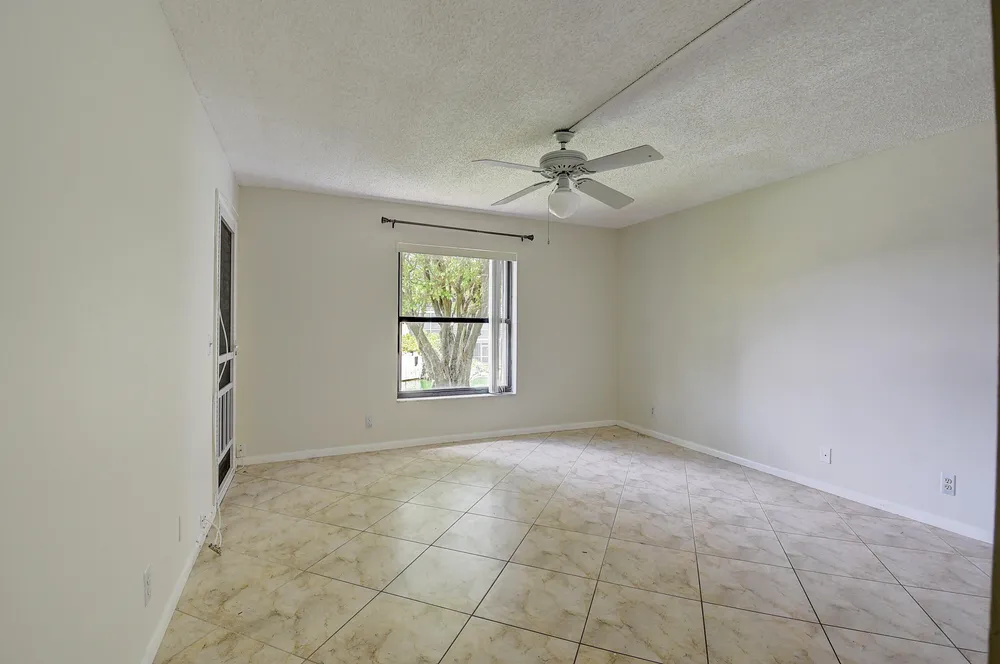 890 N Dixie Hwy, Lantana, FL 33462