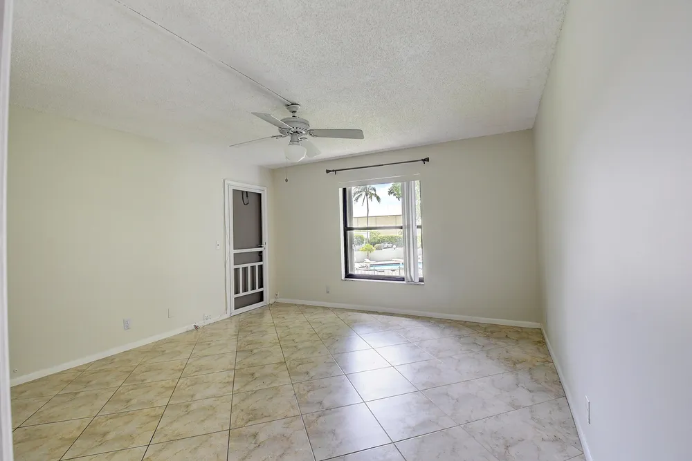 890 N Dixie Hwy, Lantana, FL 33462