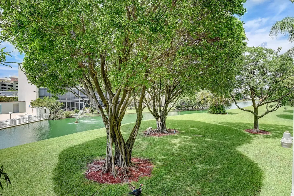 890 N Dixie Hwy, Lantana, FL 33462