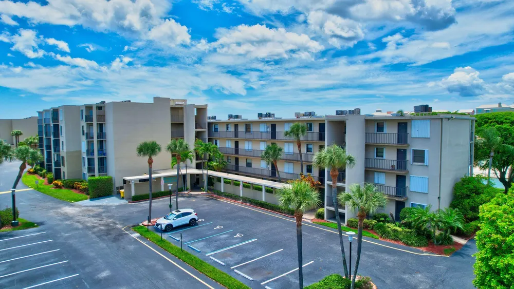 890 N Dixie Hwy, Lantana, FL 33462