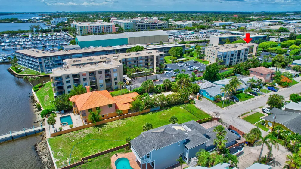 890 N Dixie Hwy, Lantana, FL 33462