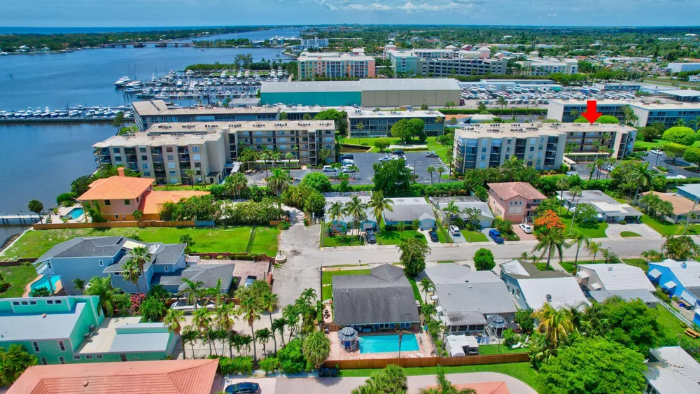 890 N Dixie Hwy, Lantana, FL 33462