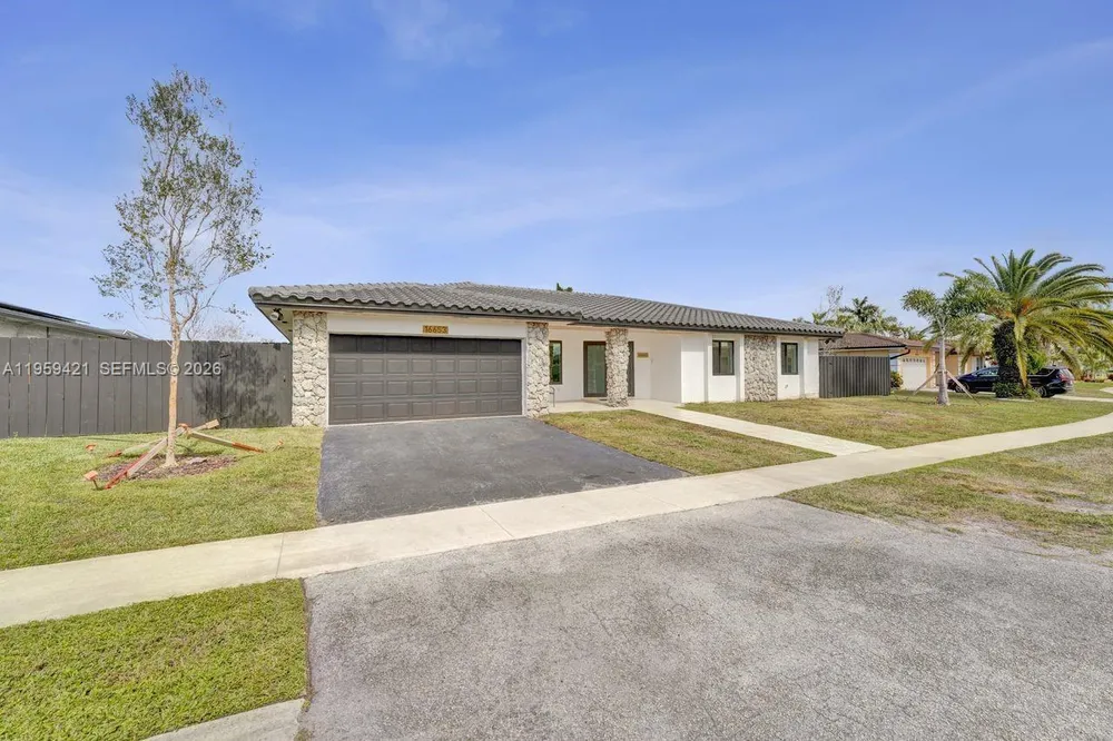16653 Golfview Dr, Weston, FL 33326