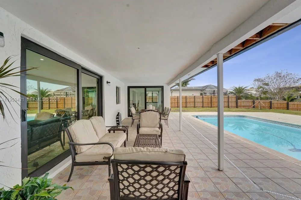 16653 Golfview Dr, Weston, FL 33326