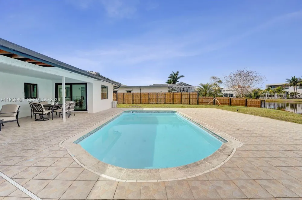 16653 Golfview Dr, Weston, FL 33326