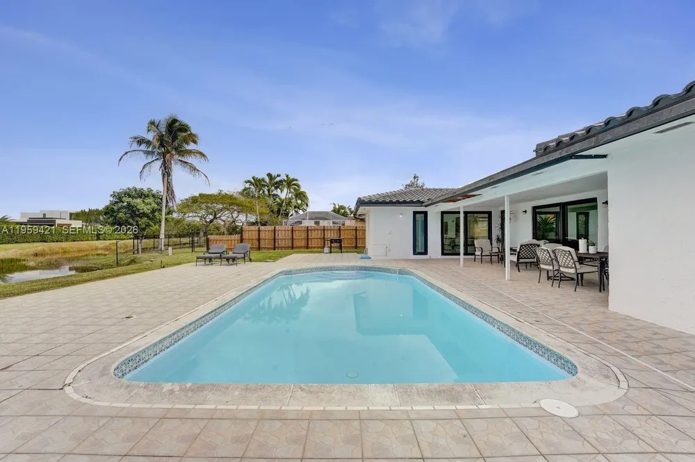 16653 Golfview Dr, Weston, FL 33326