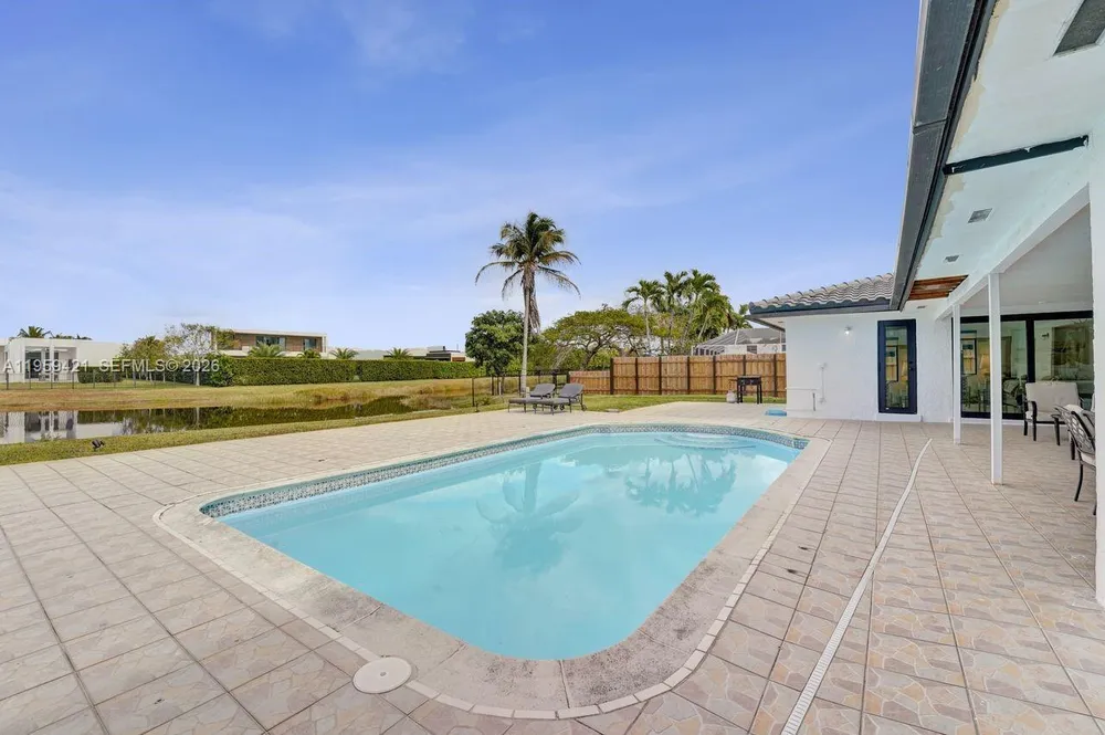 16653 Golfview Dr, Weston, FL 33326