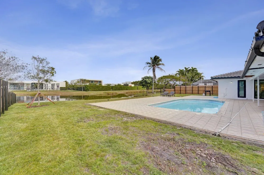 16653 Golfview Dr, Weston, FL 33326