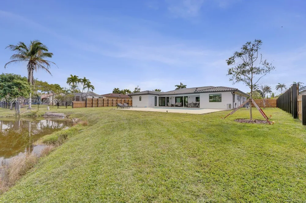 16653 Golfview Dr, Weston, FL 33326