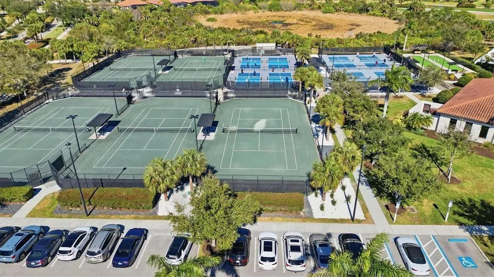 10475 Medjool Dr, Venice, FL 34293