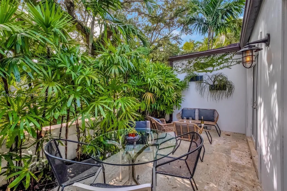 9105 NE 5th Ave, Miami Shores, FL 33138