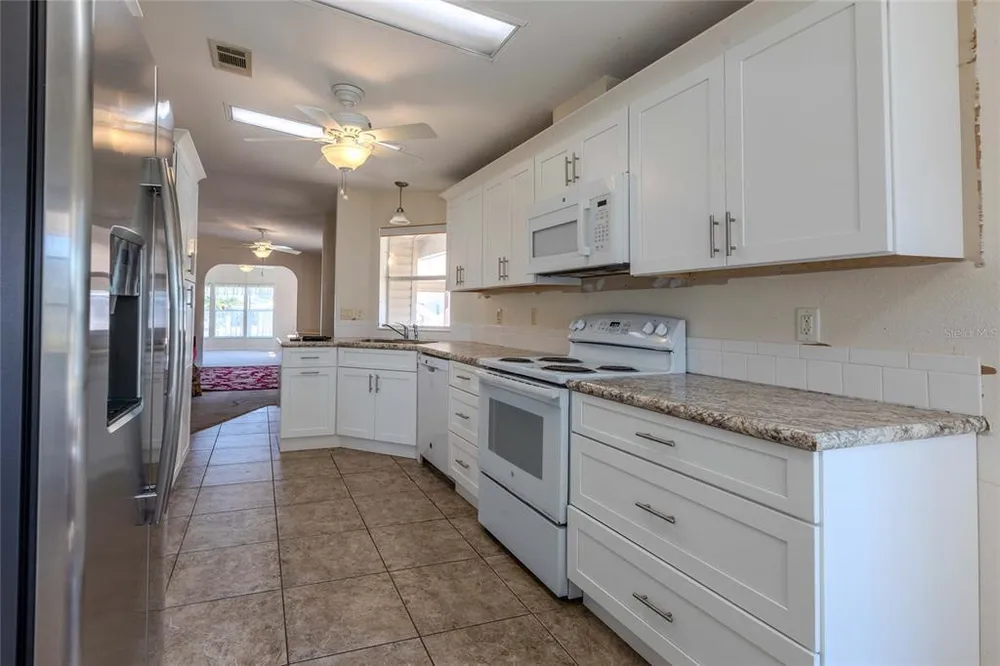 2100 Kings Hwy, Port Charlotte, FL 33980