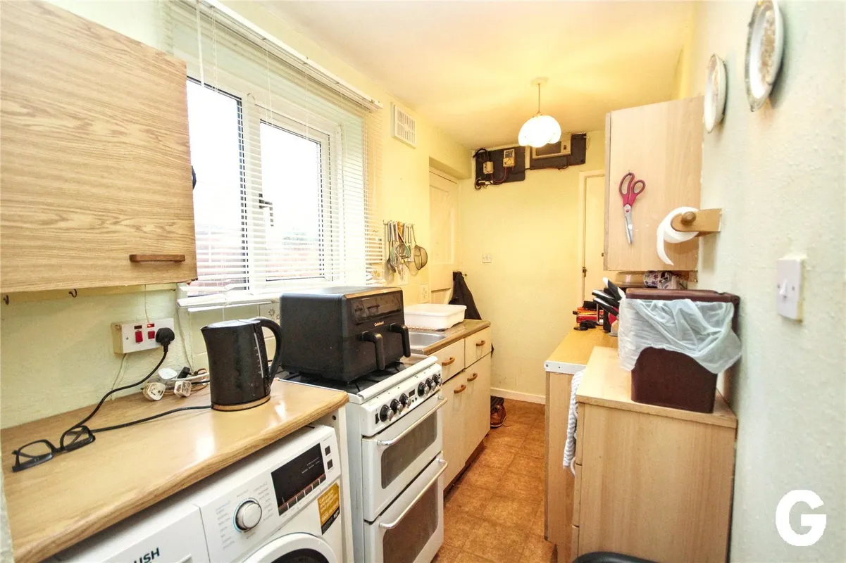 Glenives Close, St. Ives, Ringwood, Hampshire, BH24