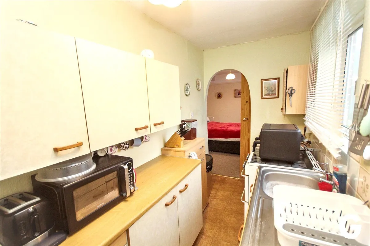 Glenives Close, St. Ives, Ringwood, Hampshire, BH24