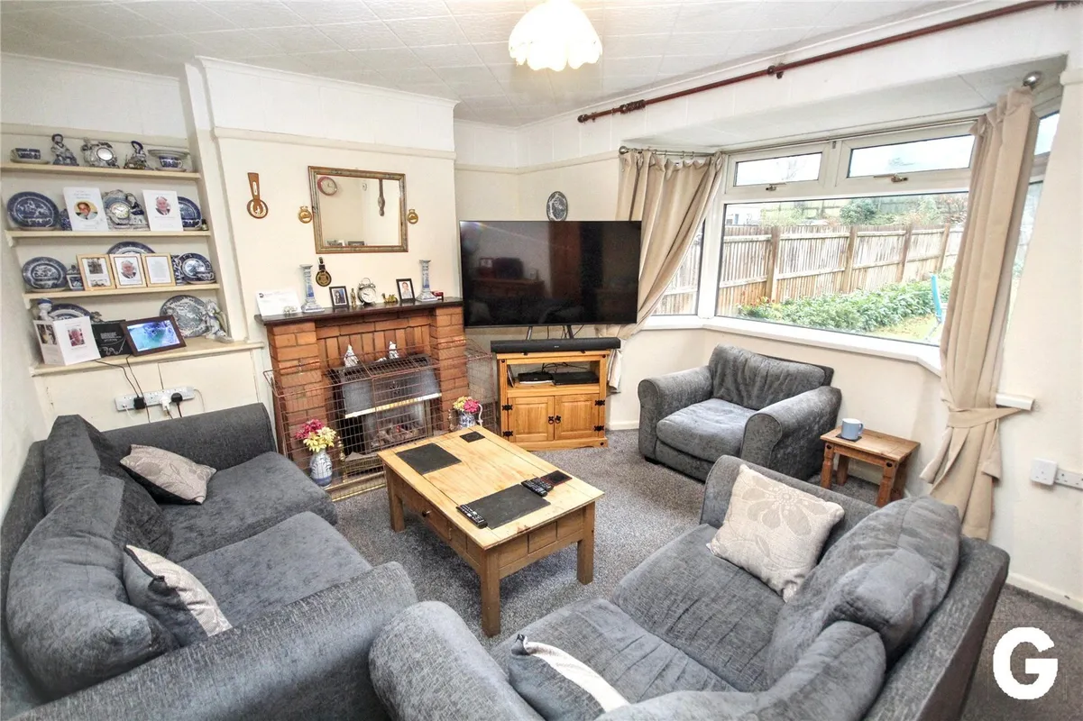 Glenives Close, St. Ives, Ringwood, Hampshire, BH24
