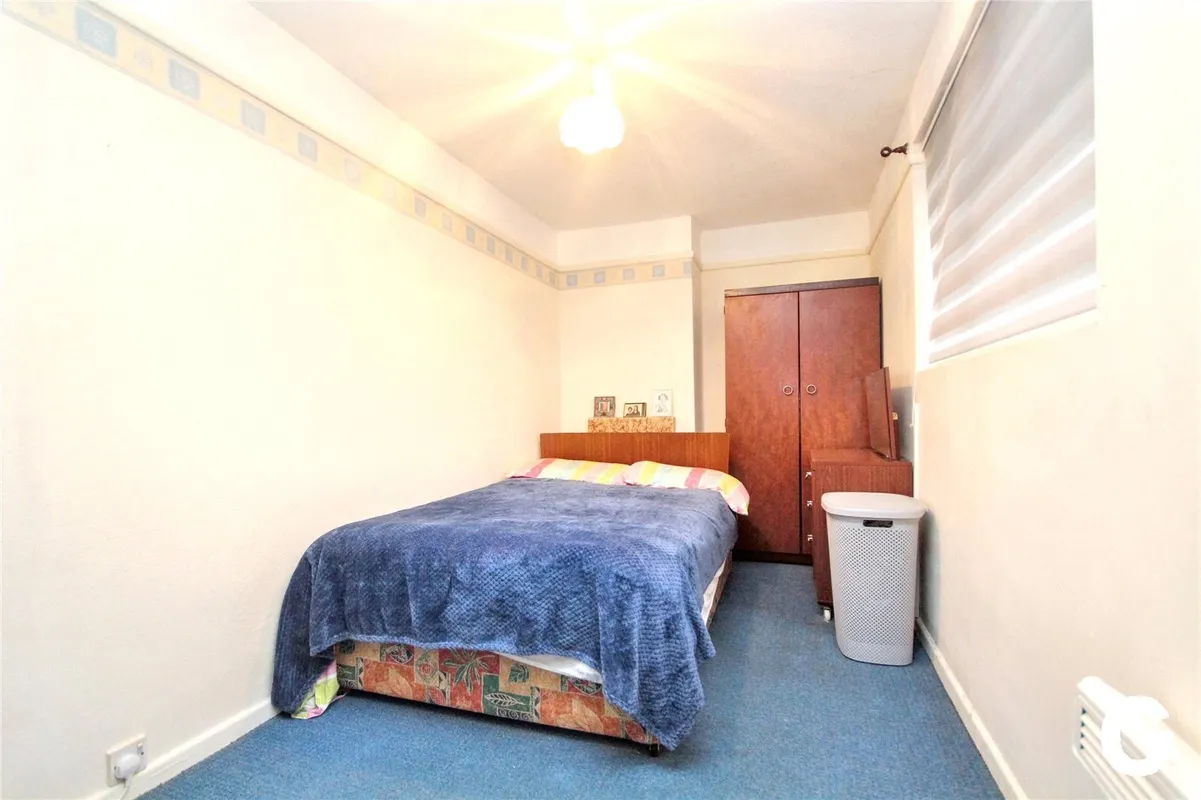 Glenives Close, St. Ives, Ringwood, Hampshire, BH24