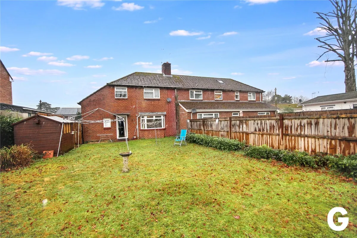 Glenives Close, St. Ives, Ringwood, Hampshire, BH24
