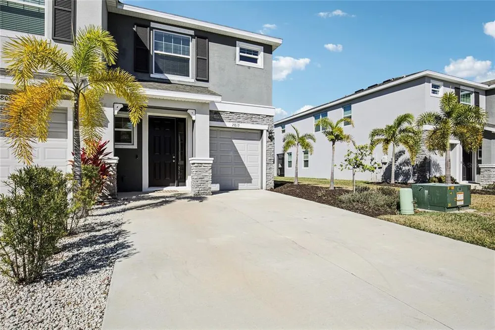 2813 Midnight Pearl Dr, Sarasota, FL 34240