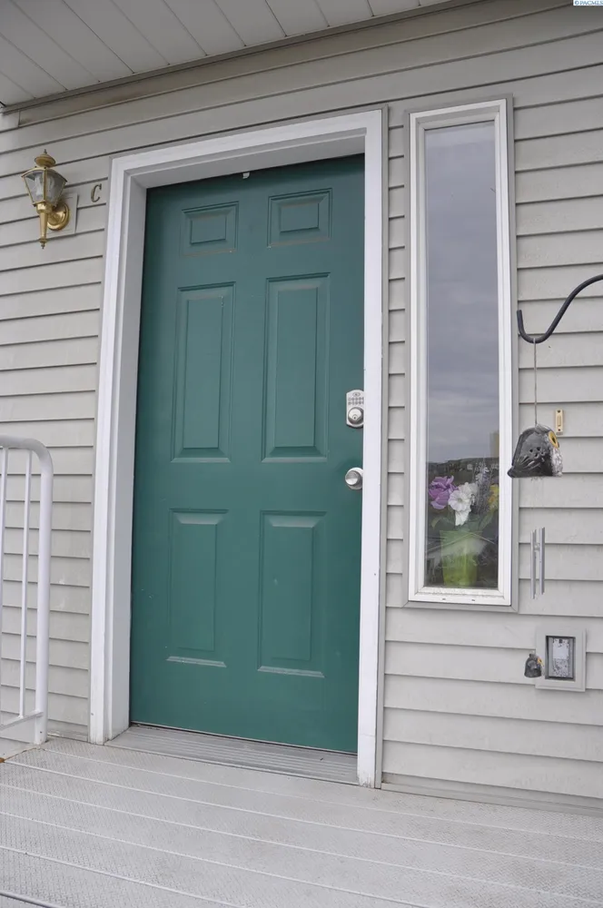 2430 NW Granite Ct, Pullman, WA 99163-3688