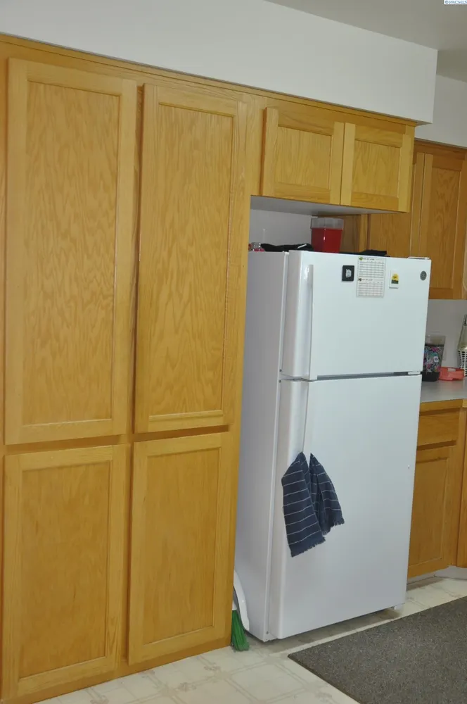 2430 NW Granite Ct, Pullman, WA 99163-3688