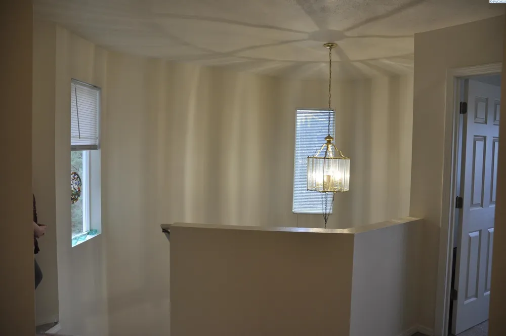 2430 NW Granite Ct, Pullman, WA 99163-3688