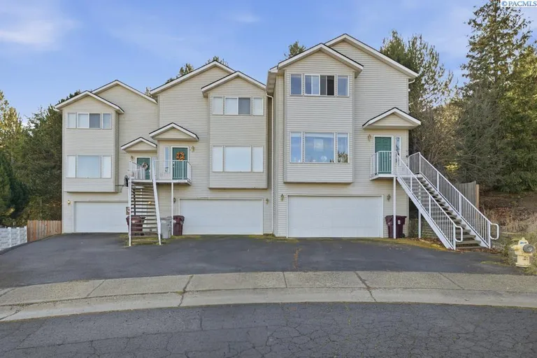 2430 NW Granite Ct, Pullman, WA 99163-3688