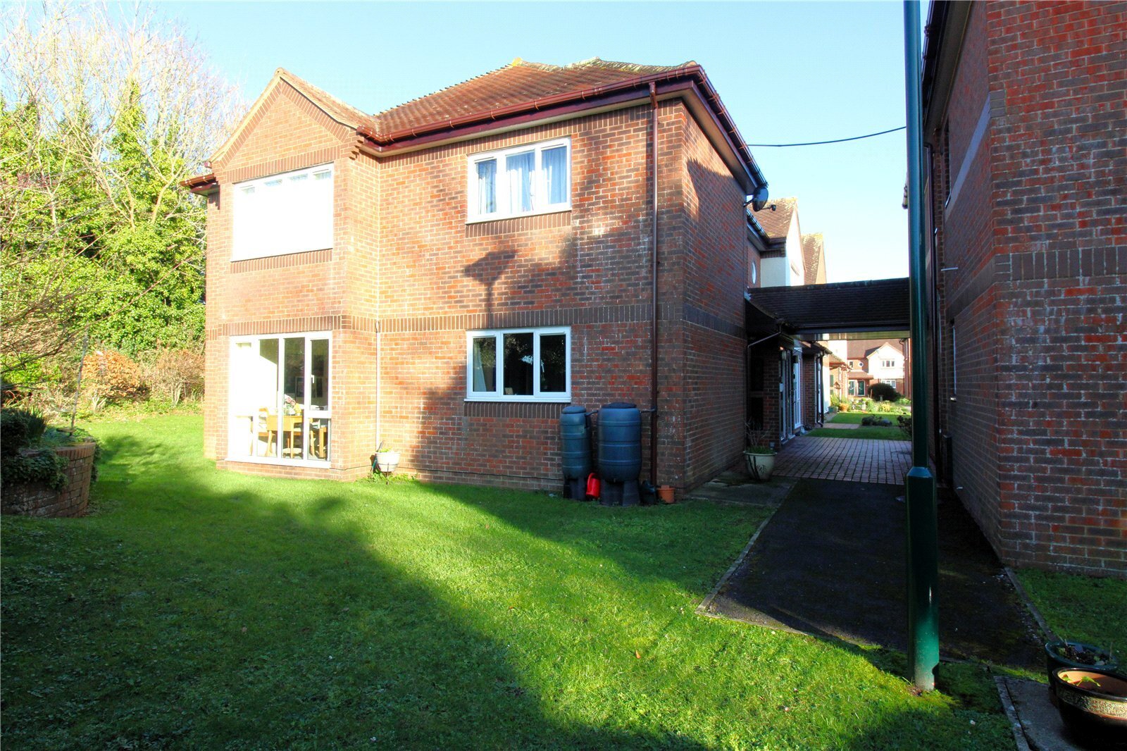 Northwood Square, Fareham, Hampshire, PO16 Image 1