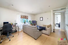 1 Fallowfields Drive, North Finchley