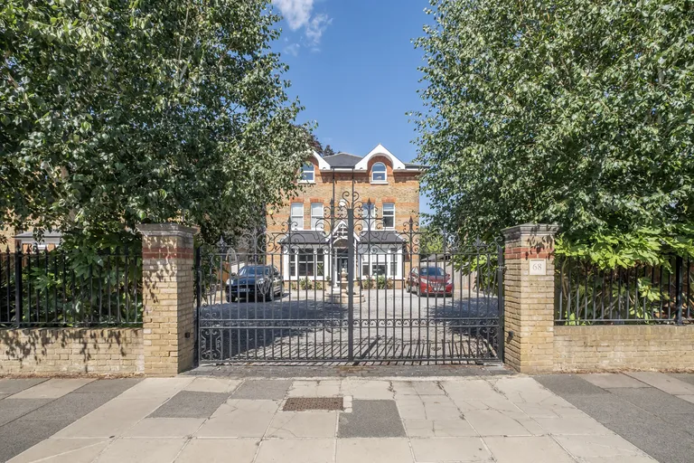 Stanley Road, Teddington, TW11