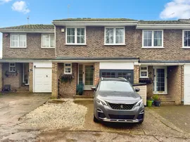 Tanners Crescent, Hertford photo