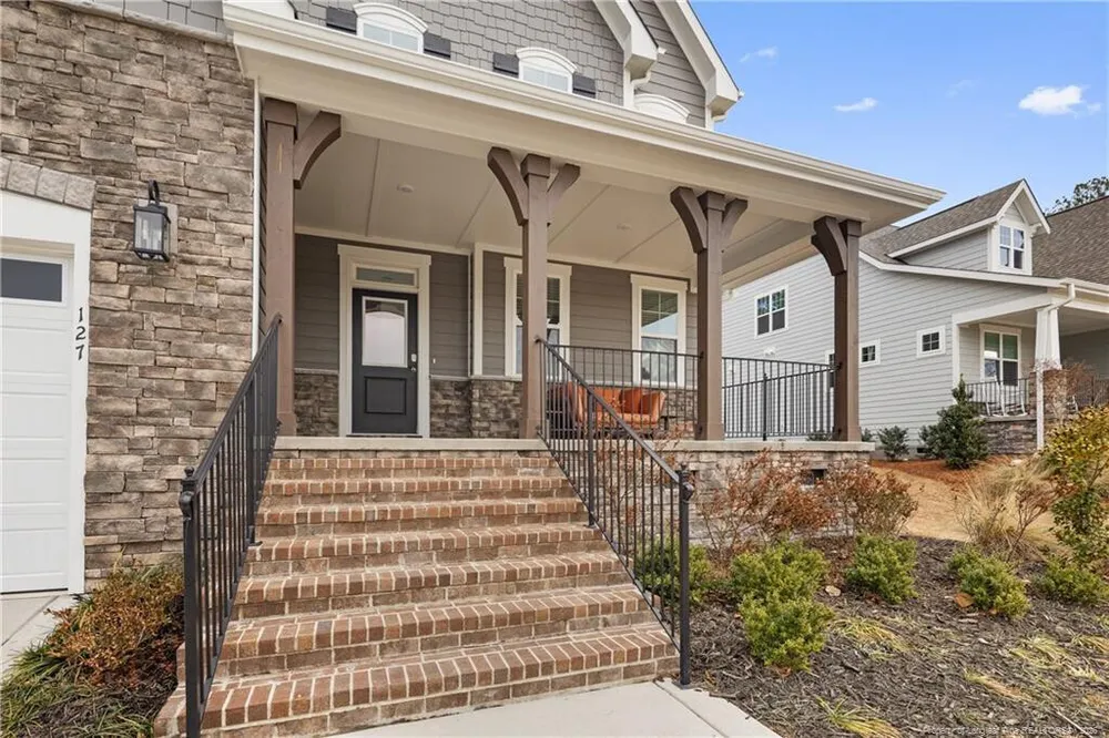 127 Plantation Dr, Southern Pines, NC 28387