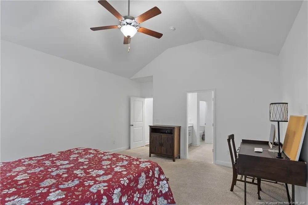 127 Plantation Dr, Southern Pines, NC 28387