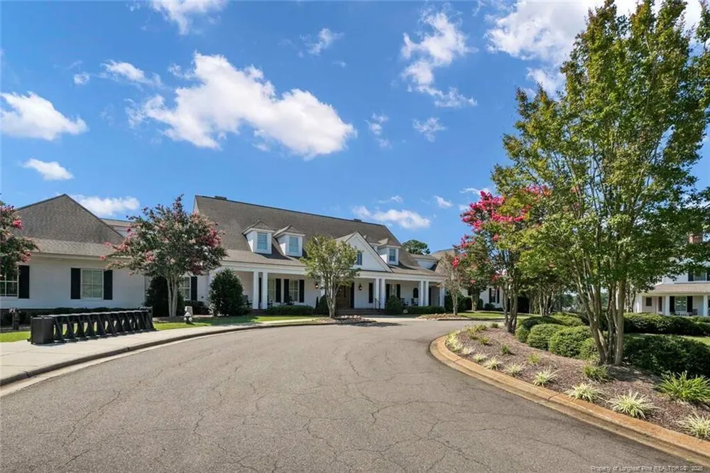 127 Plantation Dr, Southern Pines, NC 28387