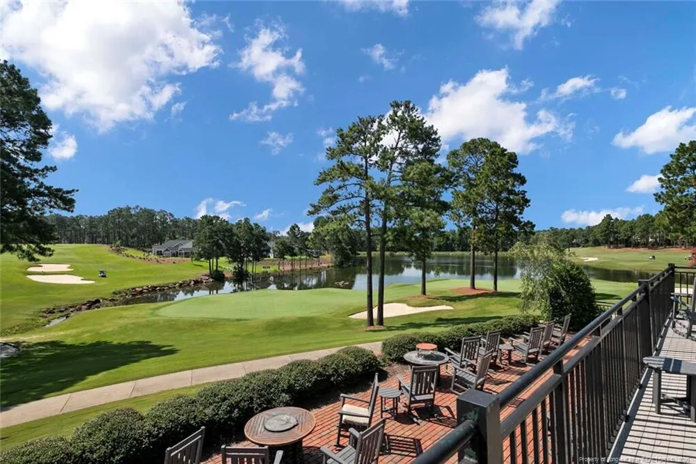 127 Plantation Dr, Southern Pines, NC 28387