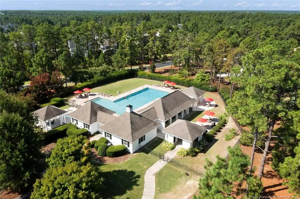 127 Plantation Dr, Southern Pines, NC 28387