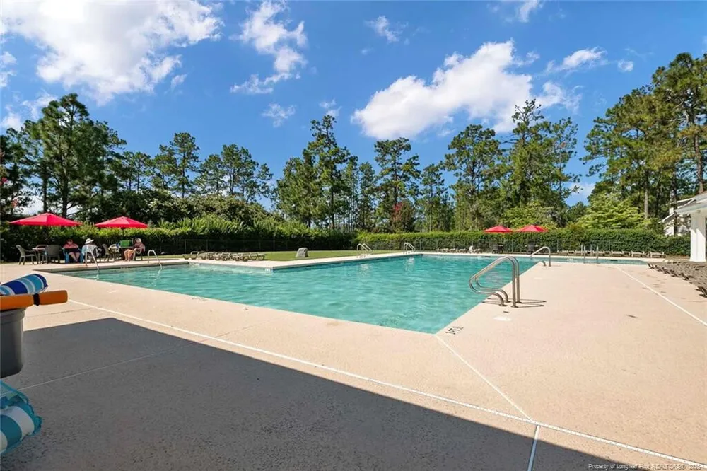 127 Plantation Dr, Southern Pines, NC 28387